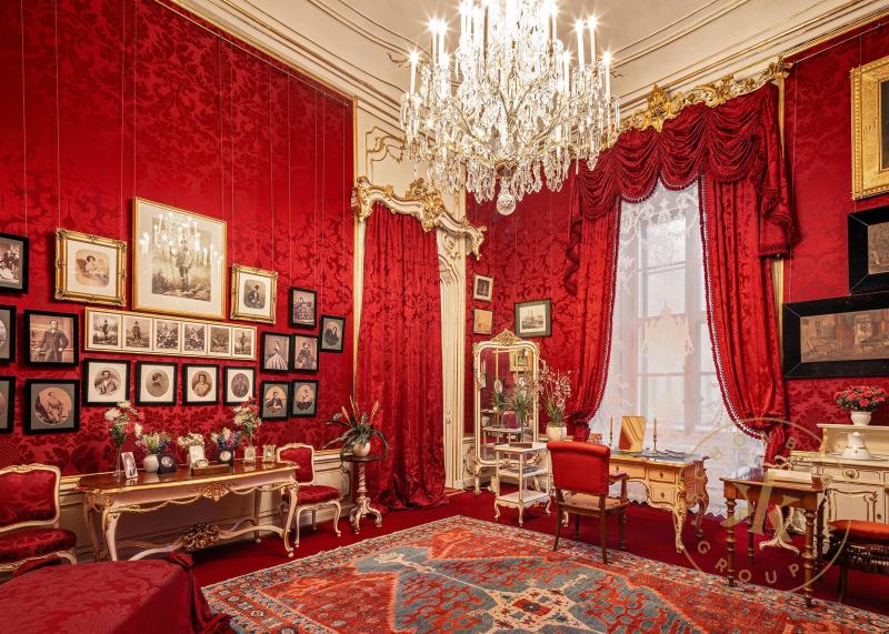 Turn- und Toilettezimmer im Appartement der Kaiserin Elisabeth in der Wiener Hofburg.
© Schloß ...