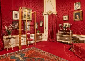 Turn- und Toilettezimmer im Appartement der Kaiserin Elisabeth in der Wiener Hofburg.
© Schloß ...