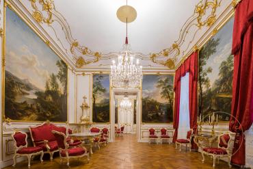 Zweites Kleines Rosa-Zimmer in Schloss Schönbrunn: Blick gegen die Ostwand.
© Schloß Schönbrun ...