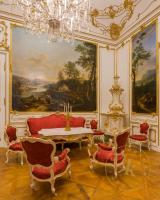 Zweites Kleines Rosa-Zimmer in Schloss Schönbrunn: Möblierung im Stil des Neorokoko. 
© Schloß ...