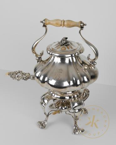 Heißwasserkessel des silbernen Teeservices aus dem Besitz der Kaiserin Elisabeth
© Schloß Schö ...