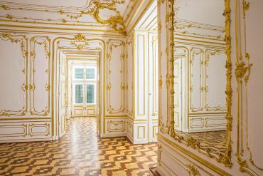 Blick in die Enfilade der Weißgoldzimmer im Erdgeschoß von Schloss Schönbrunn
© Schloß Schönbr ...