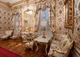 Salon der Kaiserin, Schrägansicht gegen die Westwand des Raumes.
© Schloß Schönbrunn Kultur- u ...