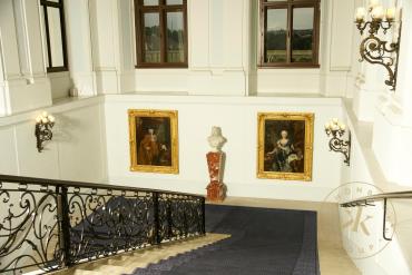 Blaue Stiege, Ansicht mit Porträtgemälden Maria Theresia und Franz Stephan
© Schloß Schönbrunn ...
