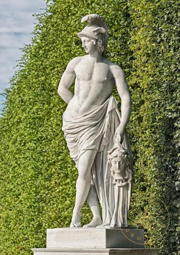 Perseus mit dem Medusenhaupt. Skultur aus Sterzinger Marmor von W. Beyer.
© Schloß Schönbrunn  ...