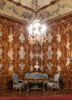 Millionenzimmer in Schloss Schönbrunn, Raumansicht mit Sitzgarnitur und Büste Marie Antoinettes ...