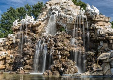 Obeliskbrunnen
© Schloß Schönbrunn Kultur- und Betriebsges.m.b.H. / Fotograf: Alexander Eugen  ...