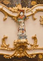 Das sogenannte Chinesische Ovalkabinett in Schloss Schönbrunn, Detail mit japanischer Porzellan ...