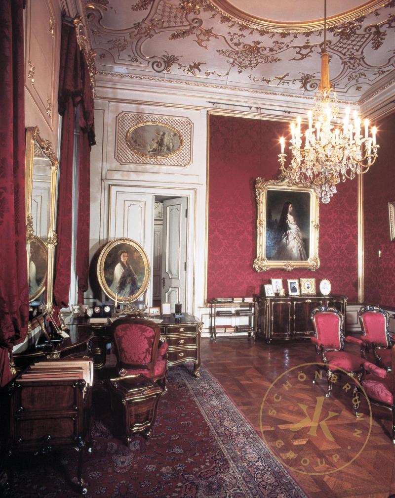 Arbeitszimmer Kaiser Franz Josephs in den Kaiserappartements der Wiener Hofburg, Durchblick Ric ...