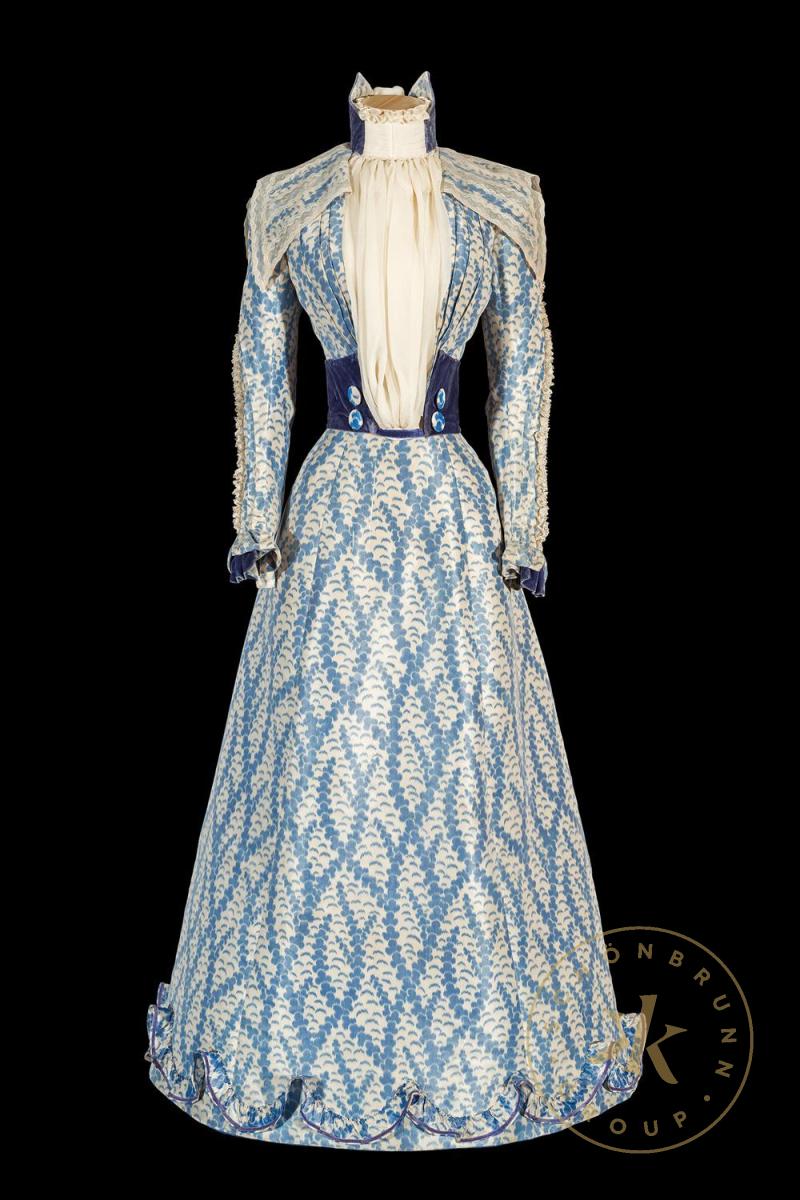 Sommerkleid der Kaiserin Elisabeth aus der Korfu-Garderobe, nach 1890
© Schloß Schönbrunn Kult ...